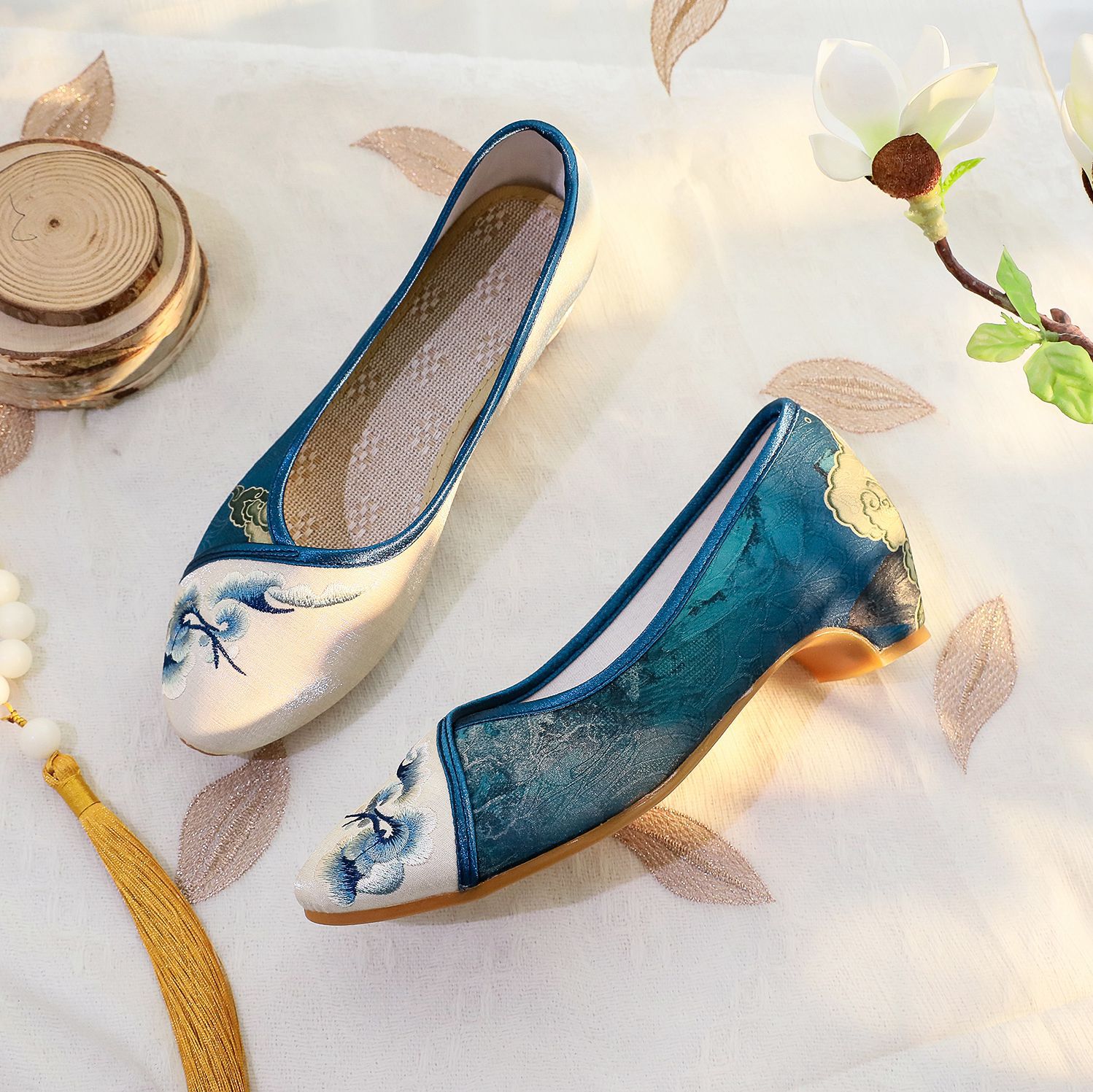 Size 35-40 Summer Old Beijing  - Dress Shoe Pointed avaliação e preço