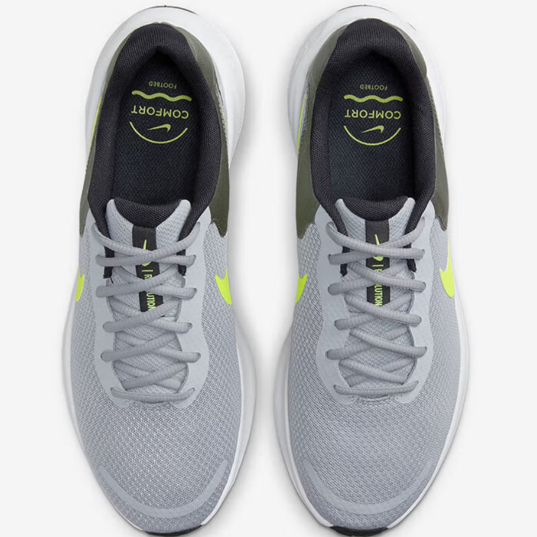 Nike's New Lightweight Soft-So - Men Shoes Must Have avaliação e preço